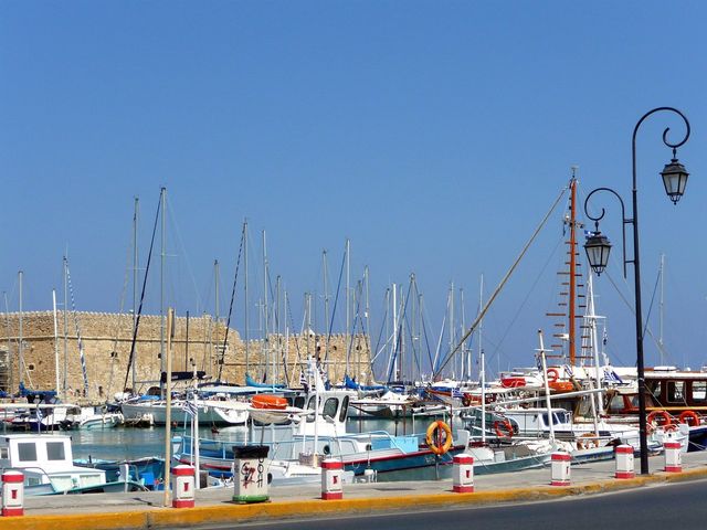 Tranquil Charms of Crete 🏞️🌊