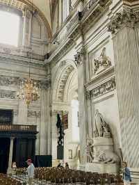 Take a tour of St Paul’s Cathedral, London!