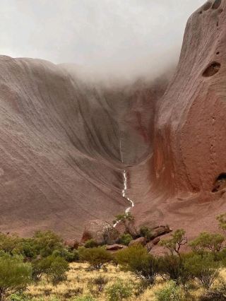 Uluru: A Rare and Magical Sight! 🌟😍