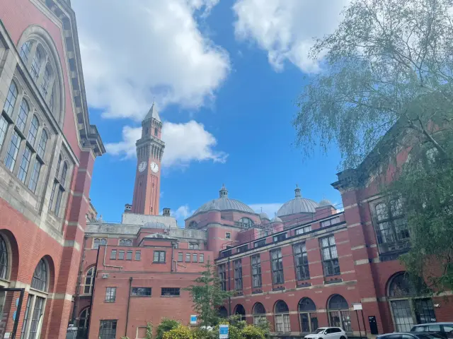 Canals and Red Bricks: A Waterside Walk from Campus to City
