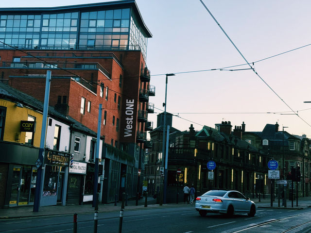 🚆 Manchester to Sheffield: A Northern City Hop Full of Surprises 🌆🌿