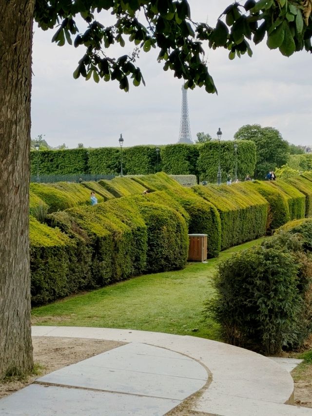 Parisian Whirl: A Weekend of Reverie.