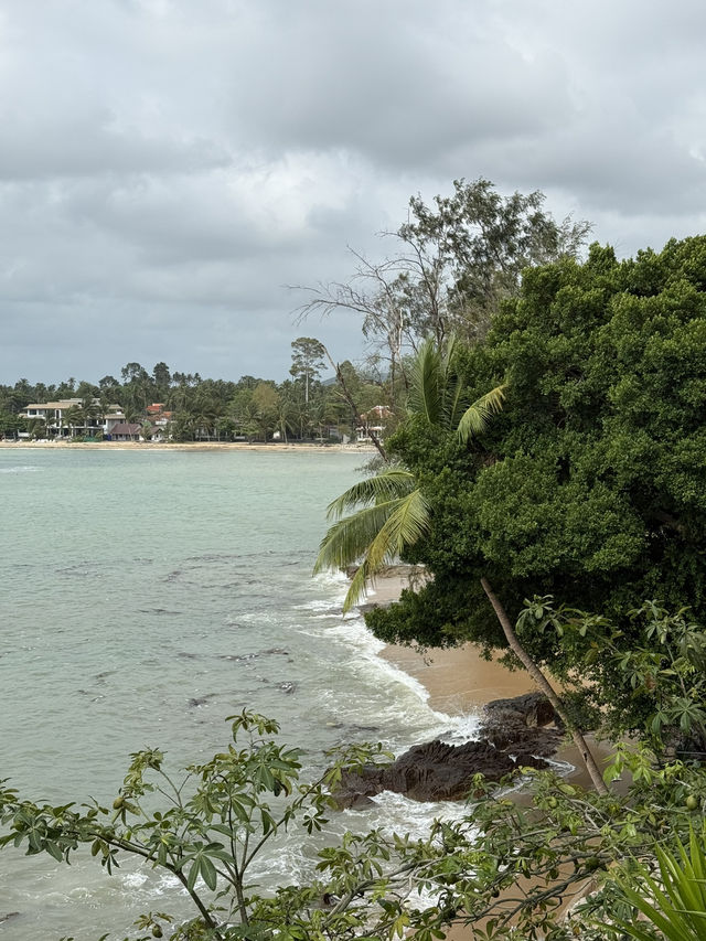 Wat Sila Ngu – the Red Temple by the Sea