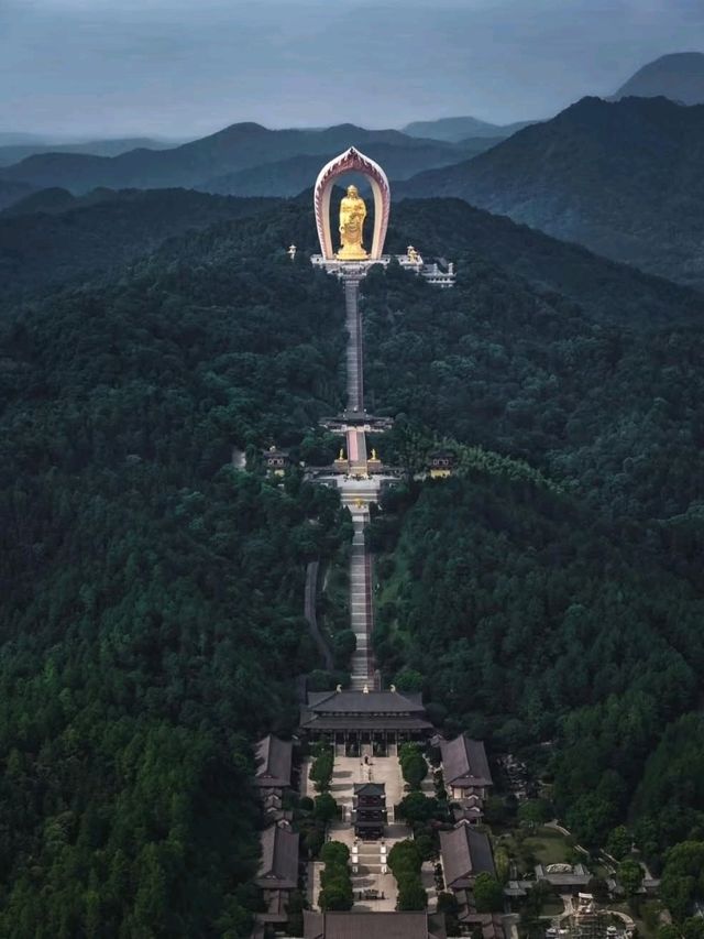🕊️ Where Mountains Meet the Dharma – Donglin Temple, Lushan, China