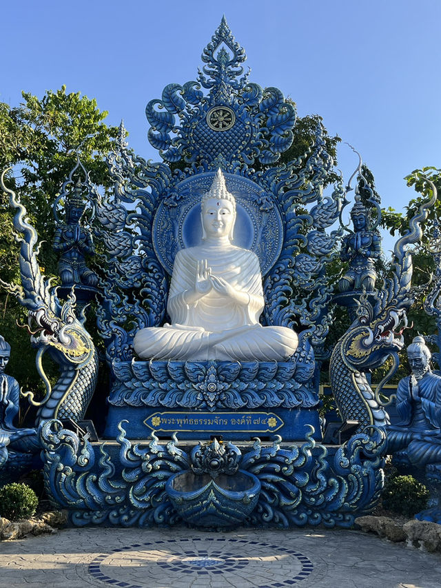 Blue Temple – Wat Rong Suea Ten, Chiang Rai