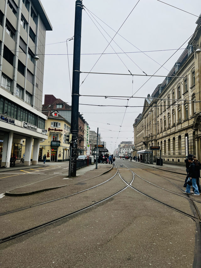 🛍️🚶‍♀️ Karlsruhe Calling: A Walkable Wonderland of Culture & Style 🇩🇪✨  