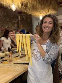 🍝🍷 Pasta + Unlimited Wine in Florence = Perfect Day! 🇮🇹 