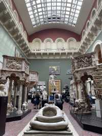 London🇬🇧 A Temple of Art and Design: Review of the V&A
