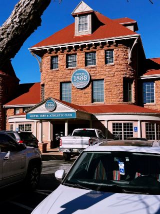 Steeped in Steam: A Historical Spring Awakening at Hotel 1888 🏔️🛁 