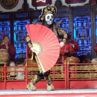 Mind-blowing Face Changing Act of the Sichuan Opera 