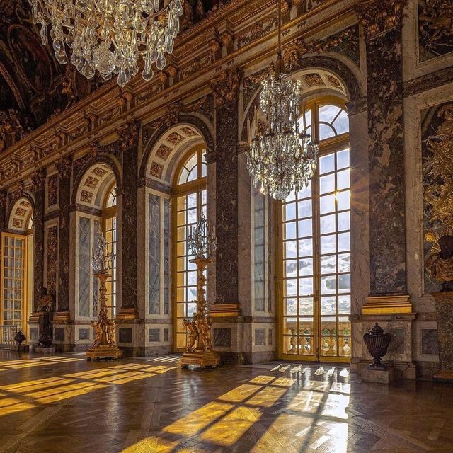Chateau Versailles: A Stroll Through Opulence