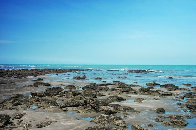 反季過冬丨在遺世海島上打盹看海被遺忘的生活