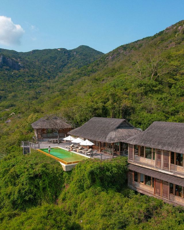 Hill Top Reserve Villa - ฮิลล์ท็อปรีเซอร์วิลล่า 💚🌳🏝 ความเป็นเดียวในวิลล่าที่ลงตัวในสวนป่าและอันดับหินของนินห์ แวน เบย์