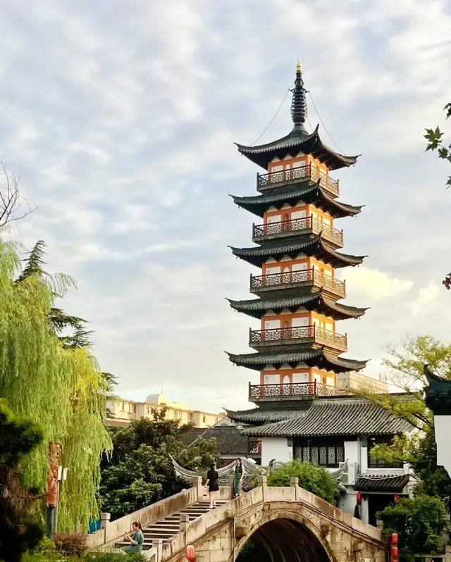 You definitely can't miss the century-old street in Jiading