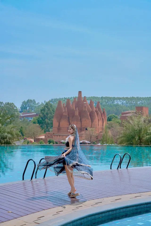 The Utopia Hotel in Dongfengyun, Mile, Honghe, Yunnan, is a great place for photography and is much loved by cute kids