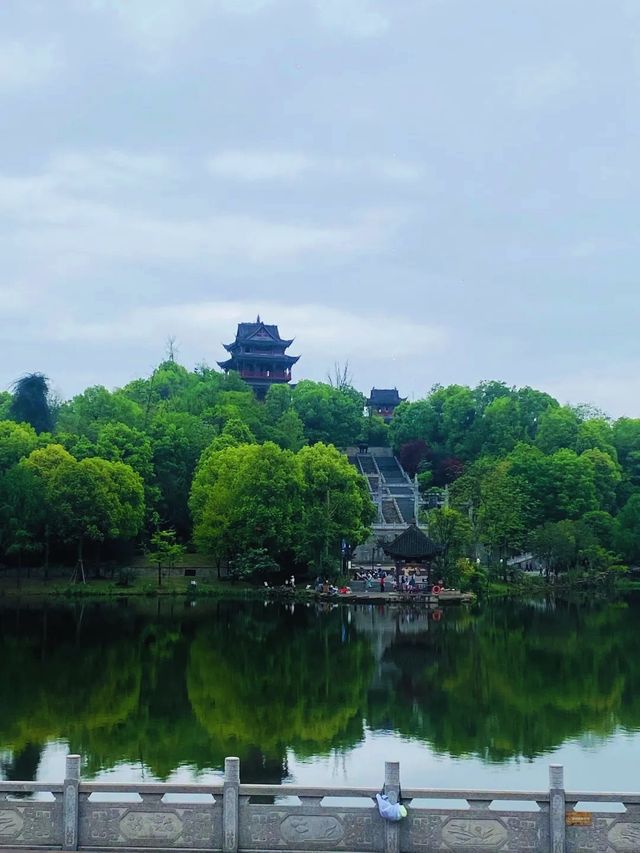 帶孩子就來秀湖公園