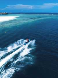 🌴 Maldives Magic: Luxe Overwater Villas & Gourmet Bliss 🌅