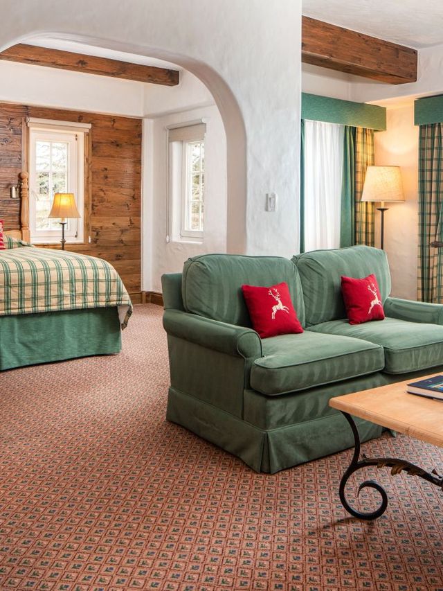 🏔️ Vail's Luxe Retreat: Sonnenalp Hotel Highlights 🌟