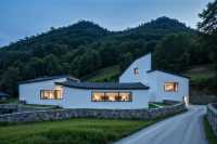來龍棲山就住這家帶私家園林的老許小院吧。