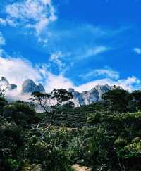 哥打京那巴魯｜京那巴魯山，熱帶之巔的夢幻冒險。