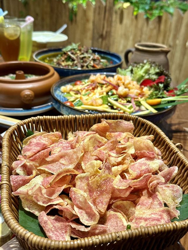 昆明本地人一直愛去吃的雲南菜｜表演踩雷。
