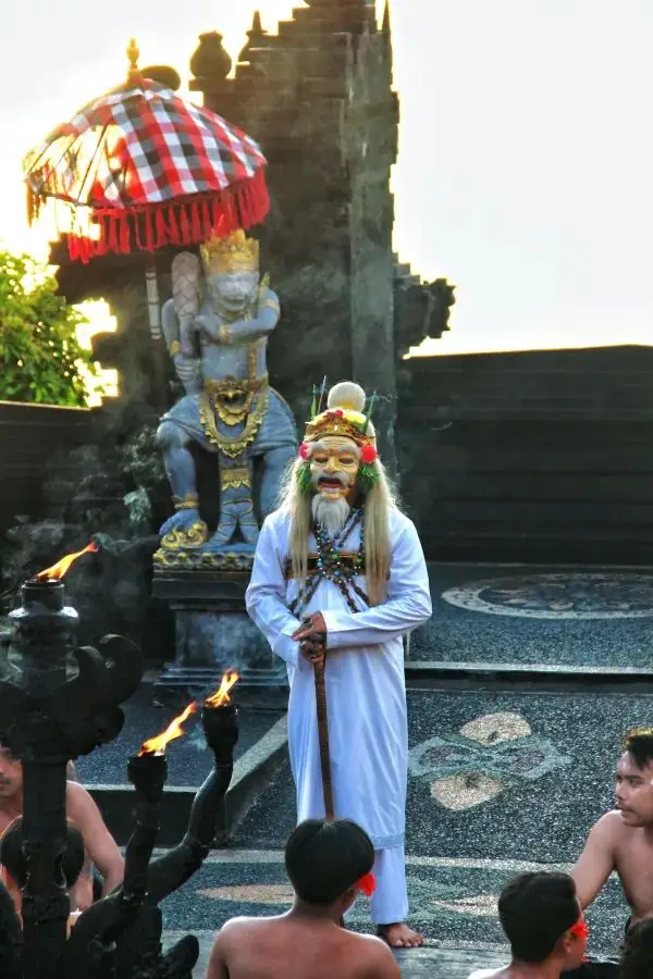 ค้นพบตัวเองในอูลูวาตู