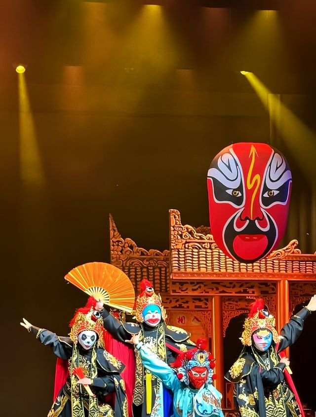 到成都一定要去這裡看川劇！穿越古今，盡在錦江劇場
