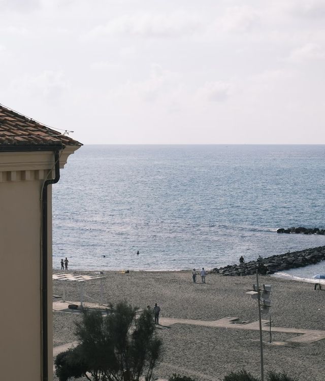 菲烏米奇諾 La Nave Beach：意大利海濱的璀璨明珠