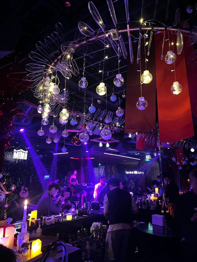 西安還是太超前了!居然在酒吧欣賞到了絕美鋼管舞! 西安還是太超前了!居然在酒吧欣賞到了絕美鋼管舞!