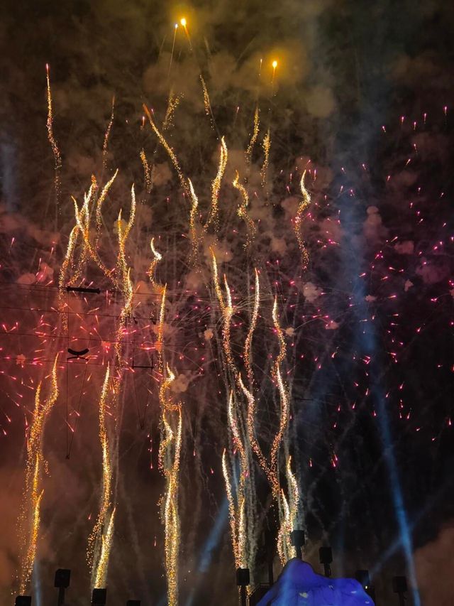 武漢花博匯七彩祥雲太太太好睇啦 武漢花博匯七彩祥雲太太太好睇啦