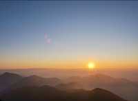 橘色落日，為桂林貓兒山披上浪漫金紗