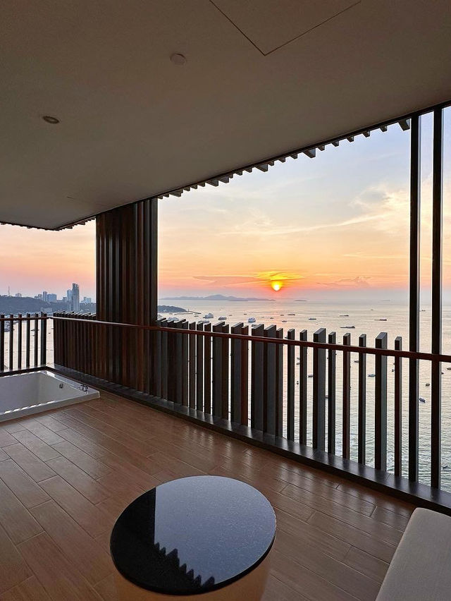 芭堤雅海灘中心C位嘅希爾頓酒店～呢個景觀真係無敵！