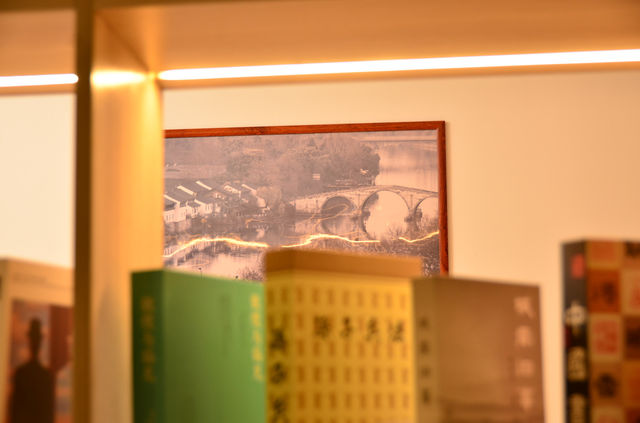 雨後運河畔，枕河居盡顯愜意慵懶
