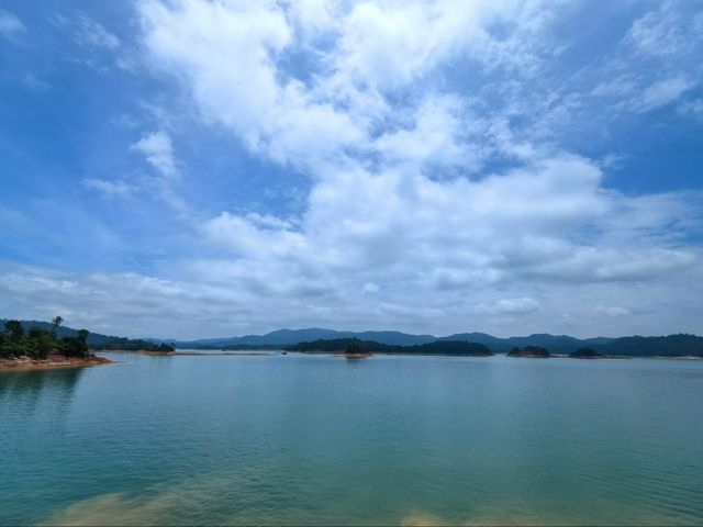 河源萬綠湖——潛入99%透明的翡翠湖