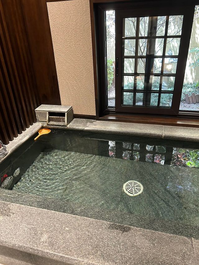 邊個話夏天唔可以浸溫泉？！呢間神仙店令我瘋狂心動