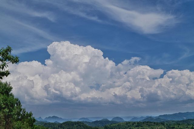 住進雲端仙境！烏當區瓶蘭苑民宿的天空會寫詩