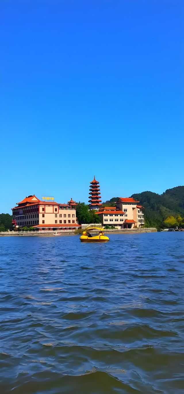 尋跡咸寧湖光水色