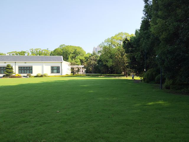 虹迎大草坪