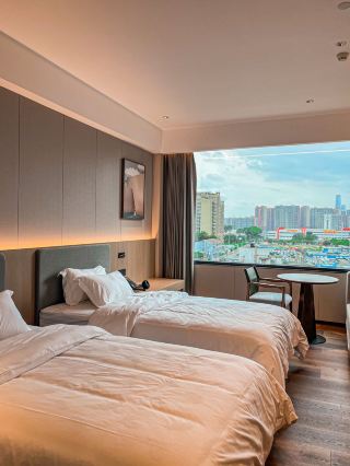 (A very homely window view hotel in Dongguan Nancheng)