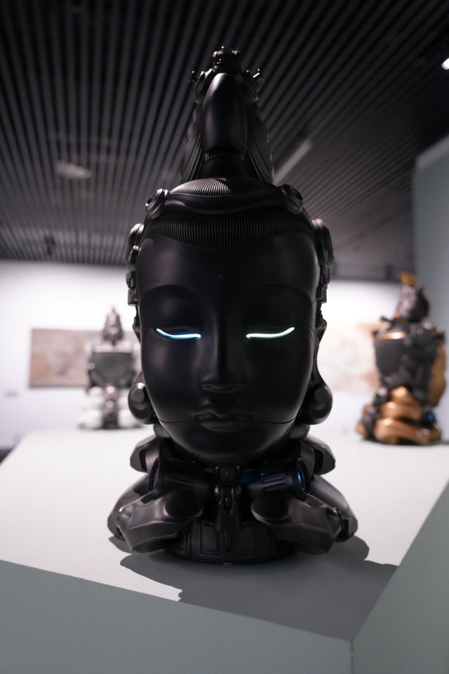 閉關倒計時8天｜大悲世界的賽博朋克未來佛