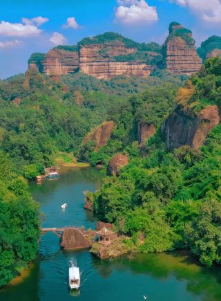 Danxia Mountain, One of Guangdong's Four Famous Mountains｜The Stunning Beauty of a World Natural Heritage Site