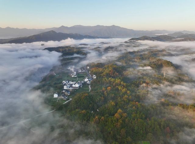 黃山溪洲里風景真的好像山水畫,流連忘返 黃山溪洲里風景真的好像山水畫,流連忘返