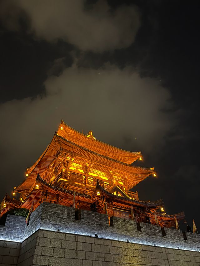 桂林金銀雙塔夜遊攻略