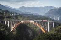 「貴州橋樑會魔法！穿越天際不是夢」