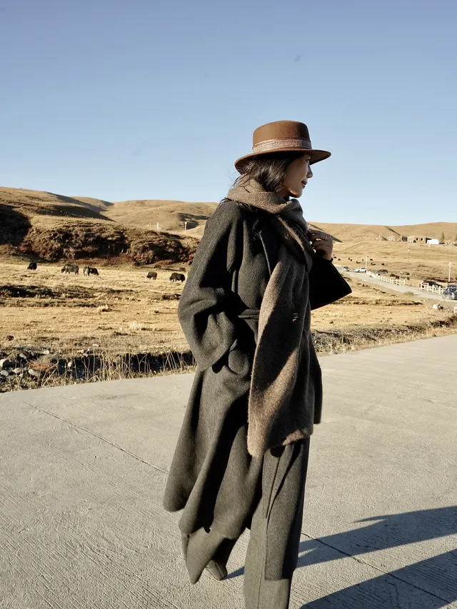 在雪山的凝視下,感受生命的奔放與靈性 在雪山的凝視下,感受生命的奔放與靈性