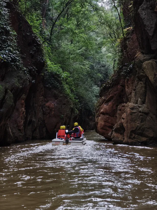不上班，去昆明追風