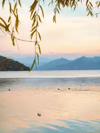 我在瀘沽湖收集了一整個日落劇場的浪漫