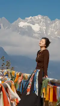 玉龍雪山打卡機位日照金山