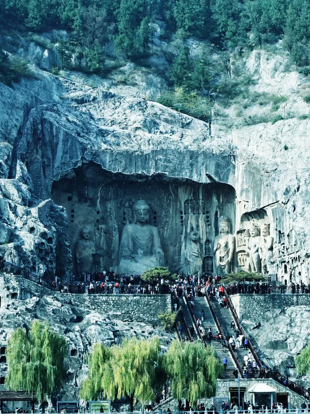 我終於來到了龍門石窟 我終於來到了龍門石窟