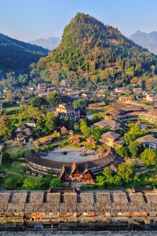 I found the real-life version of "Spirited Away" in Guizhou... you can also watch the show for dinner
